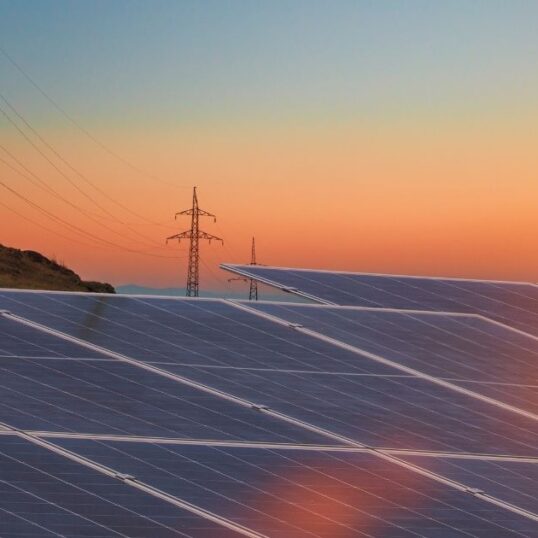 Excesso de energia renovável expõe novo desafio do sistema elétrico brasileiro