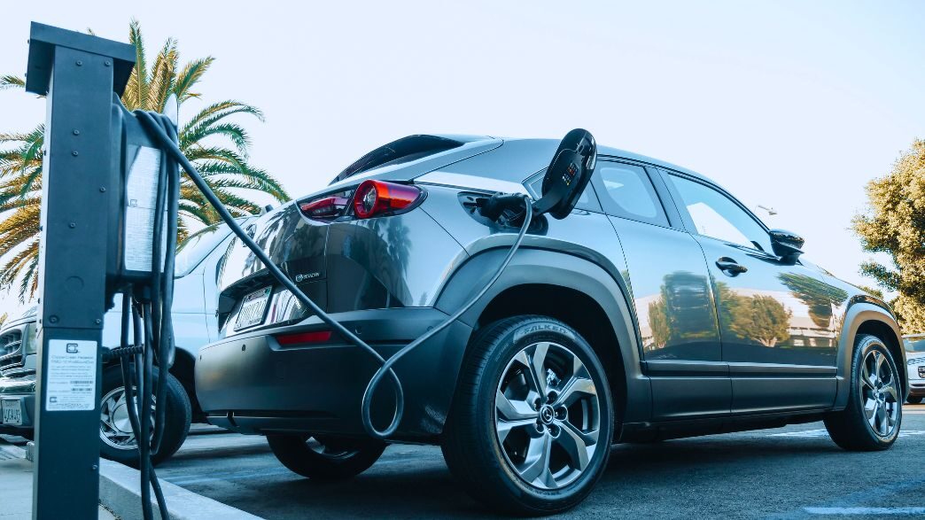 O Impacto dos Veículos Elétricos na Demanda por Petróleo a Partir de 2030